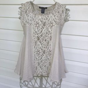 Sleeveless lace top small